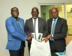 CEREMONIE DE REMISE DE MATERIELS INFORMATIQUES AUX STRUCTURES PARTENAIRES DE L’OSER