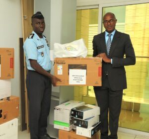 CEREMONIE DE REMISE DE MATERIELS INFORMATIQUES AUX STRUCTURES PARTENAIRES DE L’OSER
