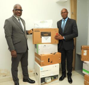 CEREMONIE DE REMISE DE MATERIELS INFORMATIQUES AUX STRUCTURES PARTENAIRES DE L’OSER