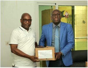 CEREMONIE DE REMISE DE MATERIELS INFORMATIQUES AUX STRUCTURES PARTENAIRES DE L’OSER